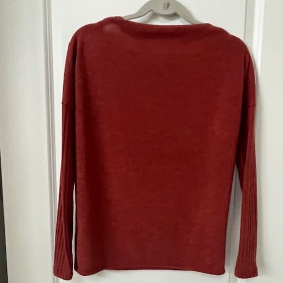 Rust boatneck sweater with ribbed sleeves. - Picture 2 of 6